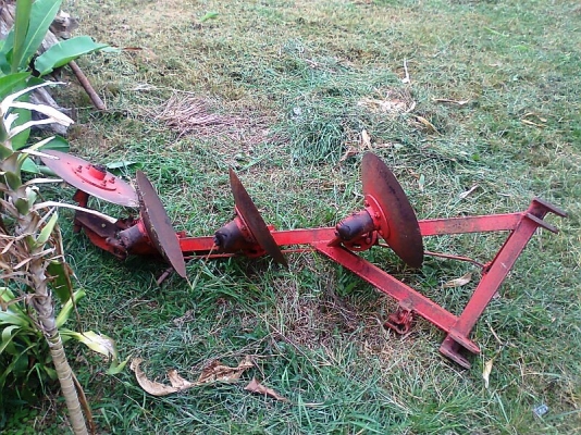 ขายด่วน..รถไถจอมพลัง KUBOTA L2600 อุปกรณ์มี ผาน 3 และใบดันหน้า อันทรงพลัง.