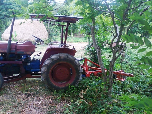 ขายด่วน..รถไถจอมพลัง KUBOTA L2600 อุปกรณ์มี ผาน 3 และใบดันหน้า อันทรงพลัง.