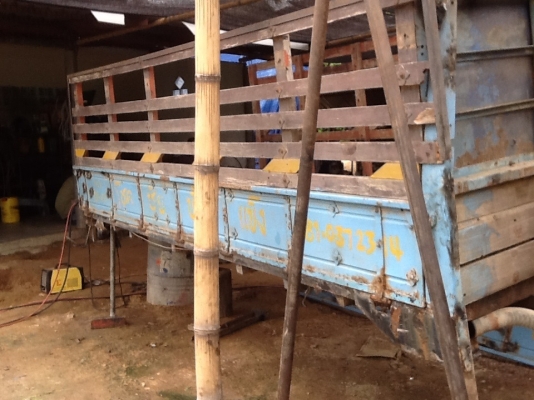 กระบะหกล้อ NKR