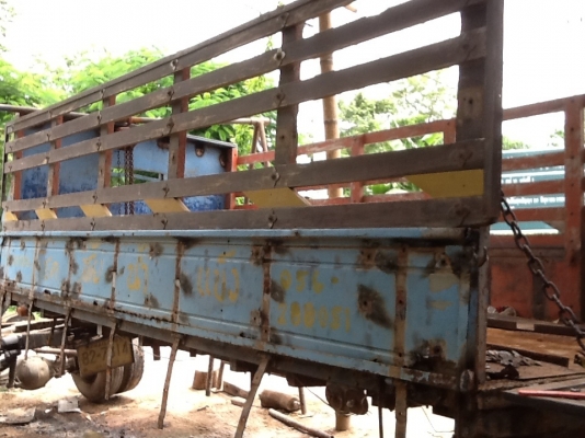 กระบะหกล้อ NKR