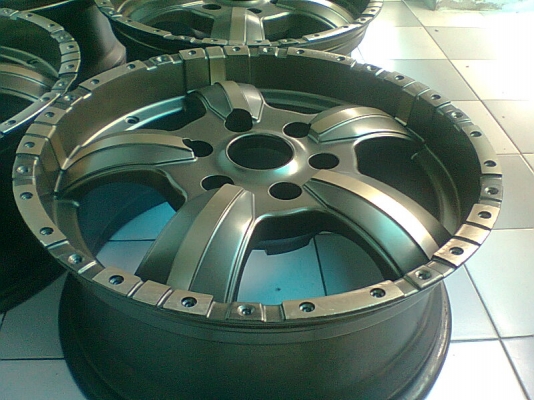 แม็ก 18x8 สภาพดี 4 วง แม็ก 18x8 สภาพดี 4 วง