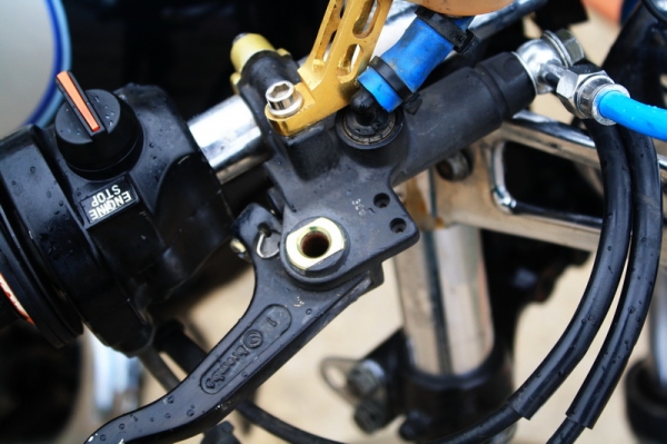 __sr400 สีเดิมๆ สรรพสามิตตัวจริง 60,000บาท__ __sr400 สีเดิมๆ สรรพสามิตตัวจริง 60,000บาท__