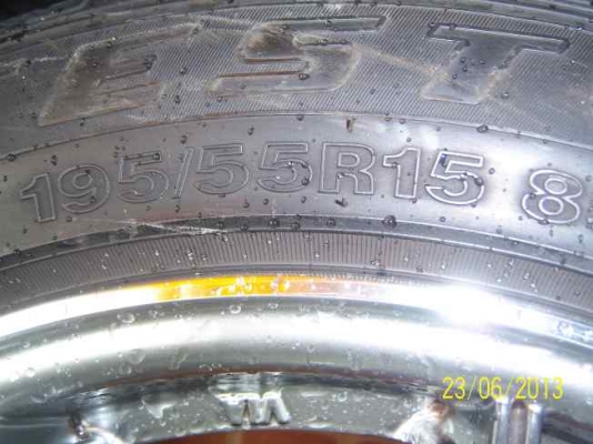 ขายแม็กขอบ 15  4รู100  15x6.5   พร้อมยาง 195 55 15 ปลายปี 12