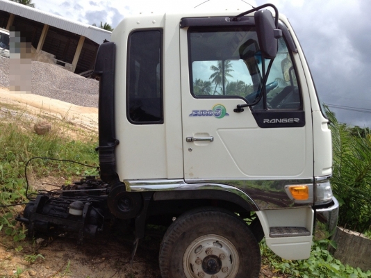 HINO FB หัวคัซี เครื่อง เกียร์ เฟืองท้าย ไม่มีเล่มทะเบียนค่ะ 220 แรงม้า HINO FB หัวคัซี เครื่อง เกียร์ เฟืองท้าย ไม่มีเล่มทะเบียนค่ะ 220 แรงม้า