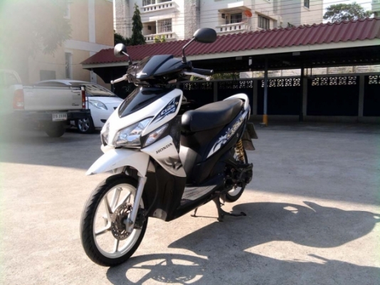 ขออนุญาติขาย Honda Click Combi Brake มือเดียว สีขาวมุข ล้อแม็ก