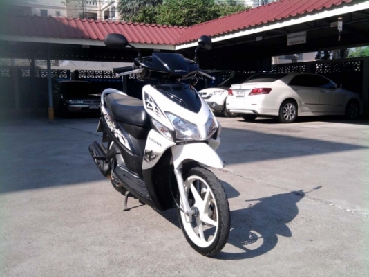 ขออนุญาติขาย Honda Click Combi Brake มือเดียว สีขาวมุข ล้อแม็ก