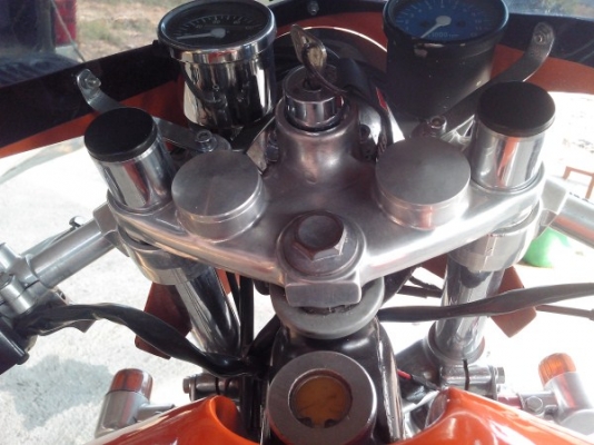 ขาย sr400  คาเฟ่ ของแต่งสวยๆแนวยุ่น หรือ แลกอะไรเสนอมา