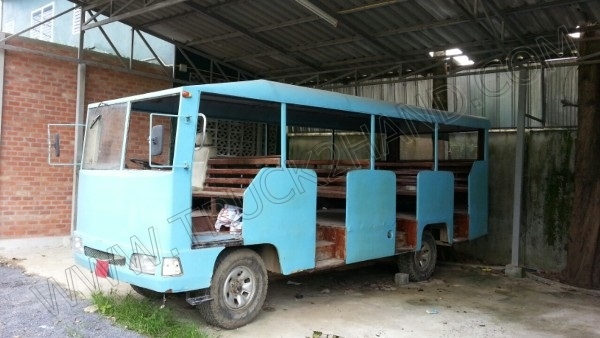 รถ 4 ล้อ โดยสาร เครื่อง ISUZU 4 สูบ 90 แรงม้า 2,500 CC. 2 เพลา