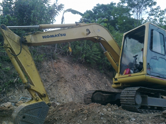 ขายแบคโฮ Komatsu PC71 สภาพดีพร้อมใช้งาน เอวแน่น ช่วงล่างเต็ม มีใบมีด