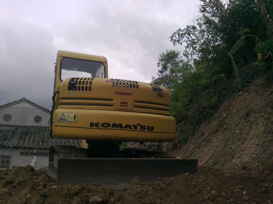 ขายแบคโฮ Komatsu PC71 สภาพดีพร้อมใช้งาน เอวแน่น ช่วงล่างเต็ม มีใบมีด