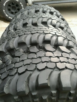 ขายยางเอาไว้ลุย ตะขาบ Simex 36x12.5R16 ปี11 ขายยางเอาไว้ลุย ตะขาบ Simex 36x12.5R16 ปี11