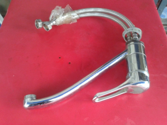 ขายก็อกน้ำร้อน-น้ำเย็น2ตัว