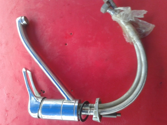 ขายก็อกน้ำร้อน-น้ำเย็น2ตัว