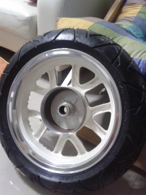 ขายล้อแม็ก+ยางใส่ PCX