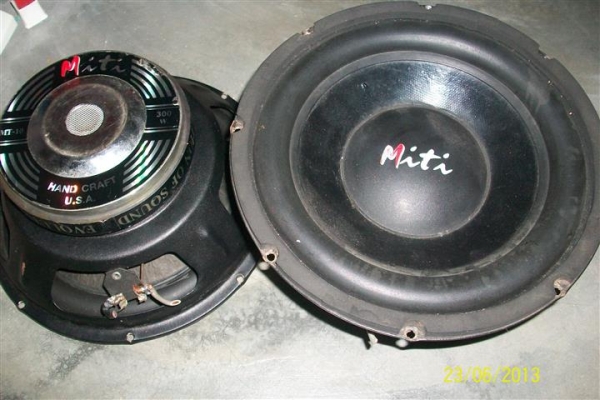 ซับ10นิ้ว 1 คู่ 1100 พร้อมส่ง