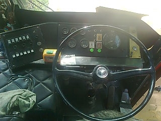 ขายรถบัสตรัง-สตูลพร้อมคิวในเส้นทาง ยี่ห้อเบนซ์ เครื่อง 6BG1-811407 175 แรงม้า เลขตัวรถ 328-053-60-023581 แบบตัวถัง XU ยาว 12 เมตร พัดลม เครื่องเสียงพร้อม 52 ที่นั่ง มีประกันชั้น 3 ขนาดยาง 1000 ราคา 560000