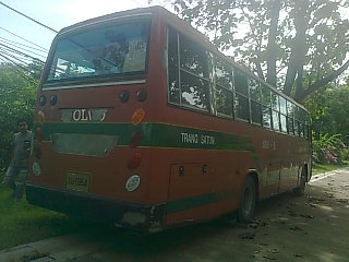 ขายรถบัสตรัง-สตูลพร้อมคิวในเส้นทาง ยี่ห้อเบนซ์ เครื่อง 6BG1-811407 175 แรงม้า เลขตัวรถ 328-053-60-023581 แบบตัวถัง XU ยาว 12 เมตร พัดลม เครื่องเสียงพร้อม 52 ที่นั่ง มีประกันชั้น 3 ขนาดยาง 1000 ราคา 560000