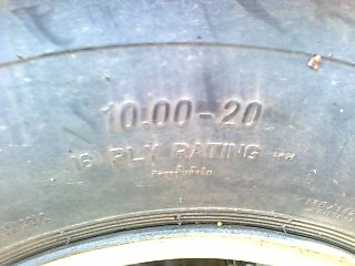 ขายรถบัสตรัง-สตูลพร้อมคิวในเส้นทาง ยี่ห้อเบนซ์ เครื่อง 6BG1-811407 175 แรงม้า เลขตัวรถ 328-053-60-023581 แบบตัวถัง XU ยาว 12 เมตร พัดลม เครื่องเสียงพร้อม 52 ที่นั่ง มีประกันชั้น 3 ขนาดยาง 1000 ราคา 560000