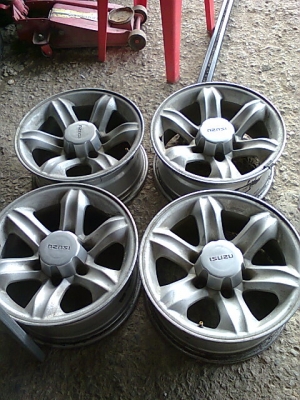 ขายล้อเล็บเหยี่ยวขอบ16 4วงครับ 11200  0806260417