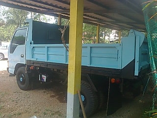 ขายรถ 6 ล้อดัมพ์ ISUZU NKR 88 แรงม้า คัสซี NKR55EX5S-7107129 ราคา 450000