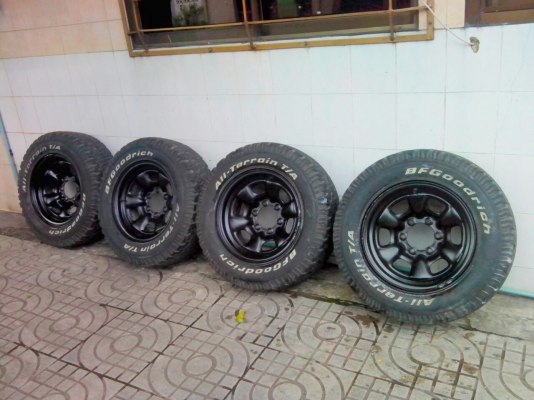 ขายล้อกะทะวีโก้แถมยางbf 235 70 16