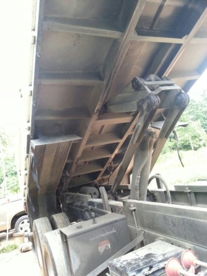 รถฮีโน่ 10 ล้อดั้ม 380 แรงม้า ปี 53  สนใจติดต่อ 081 - 6079515