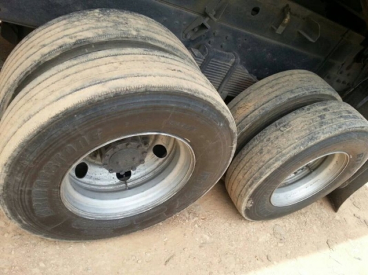 รถฮีโน่ 10 ล้อดั้ม 380 แรงม้า ปี 53  สนใจติดต่อ 081 - 6079515