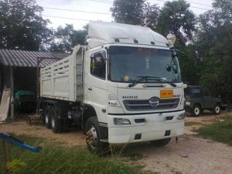 รถฮีโน่ 10 ล้อดั้ม 380 แรงม้า ปี 53  สนใจติดต่อ 081 - 6079515