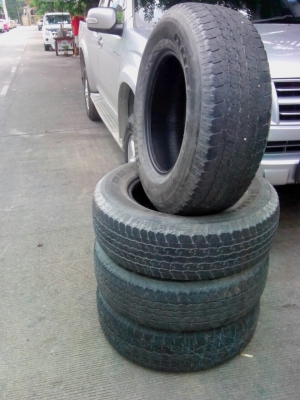 ขายยาง 245 70 16  4 เส้น 1000 บาท