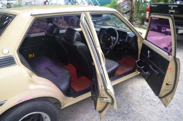 (ขายแล้วขอบคุณ พี่เสือและทีมงานtruck2handด้วยครับ)ขาย KE70.4ประตู ตากลมแท้ปี1980 (หรือแลกเสนอมาครับ)เครื่องแน่นๆ แอร์เย็นๆรถสวยมากทะเบียนเต็มเอกสารพร้อมโอน รูปเยอะ พร้อมรูปแนวทางแจ่มๆ