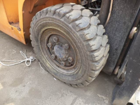 ขายรถยก 4 ตันT,C.M FD40Z7  เกียร์ธรรดา สไลด์ได้ T. 0894071471