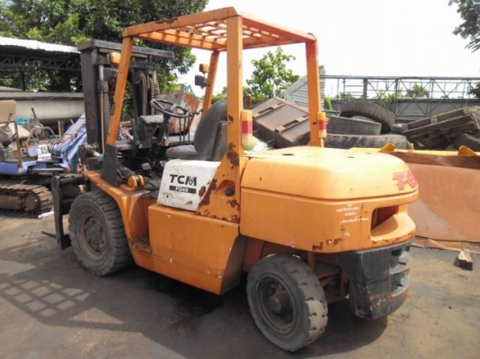 ขายรถยก 4 ตันT,C.M FD40Z7  เกียร์ธรรดา สไลด์ได้ T. 0894071471