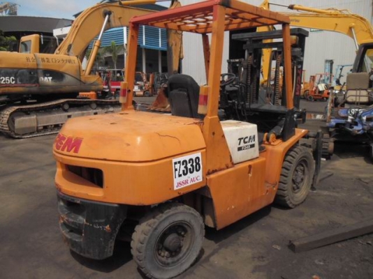 ขายรถยก 4 ตันT,C.M FD40Z7  เกียร์ธรรดา สไลด์ได้ T. 0894071471