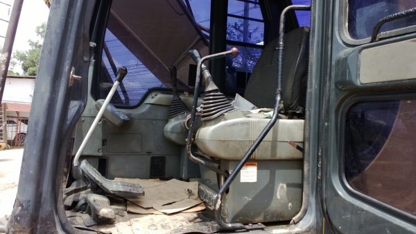 PC200-6  ซีเรียลสูงS/N96007 โซ่ใหม่ เอวแน่น ไฟฟ้าครบ แอร์ครบ เล่มทะเบียน