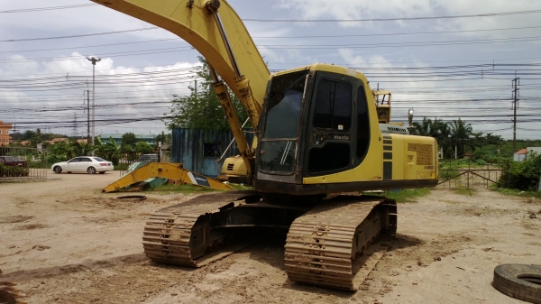 PC200-6  ซีเรียลสูงS/N96007 โซ่ใหม่ เอวแน่น ไฟฟ้าครบ แอร์ครบ เล่มทะเบียน