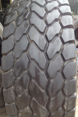 ยาง\% 20.5-25 หรือ 525/80r25 BRIDGESTONE