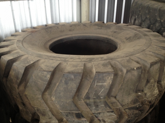 ยาง\% 20.5-25 หรือ 525/80r25 BRIDGESTONE ยาง\% 20.5-25 หรือ 525/80r25 BRIDGESTONE