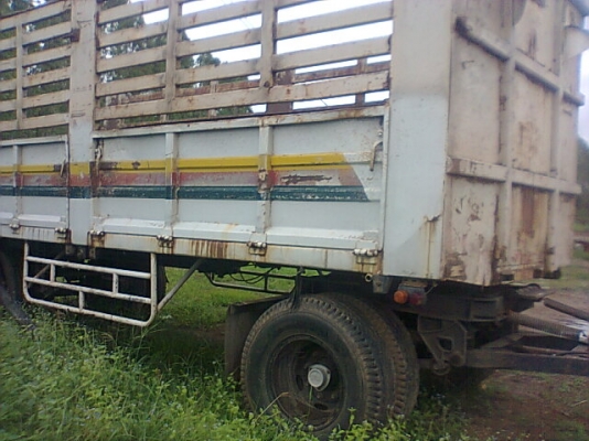 ขายลูกพ่วง คอกเกษตร   ยาว 6.40 เพลาใหม่2เส้น ใช้งานไม่ถึงปี หรือเเลกหางเทเลอร์ดั้ม