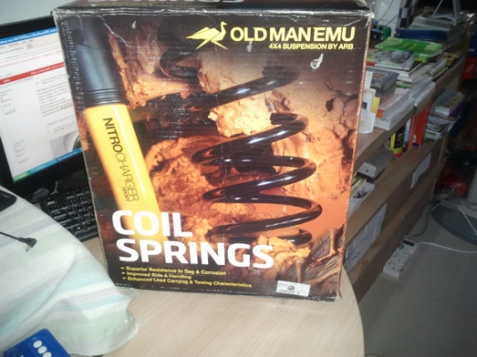 ขายสปริง oldman emu 884ใส่วีโก้4wd หรือพรีรันเนอร์ครับ