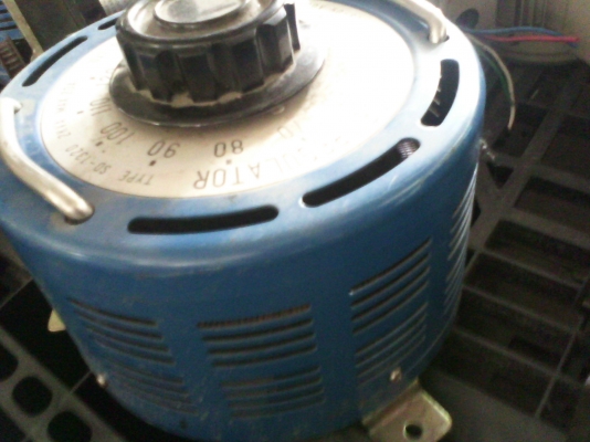 หม้อแปลงหม้อ 20 A. แรงดันไฟเข้า110 V.หมุนปรับแรงดันได้ จากญี่ปุ่นแท้(มี3 อัน) หม้อแปลงหม้อ 20 A. แรงดันไฟเข้า110 V.หมุนปรับแรงดันได้ จากญี่ปุ่นแท้(มี3 อัน)