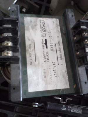 หม้อแปลงหม้อไฟจากบ้าน เป็น115,110,100 ตัวค่อนข้างใหญ่ 3KVA..