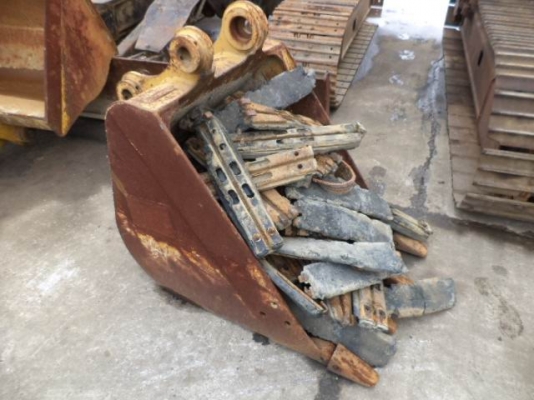 ขายด่วน..รถแบคโฮ CAT 308 B S/N 3YS02881 ผลิตปี 2000 รถสวย เก่าญี่ปุ่น มีใบอินวอยล์.