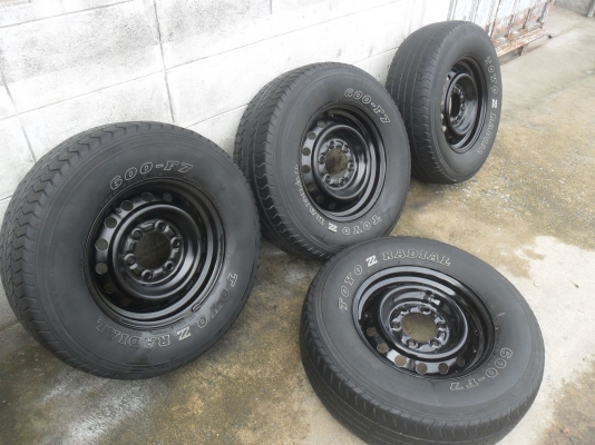 ล้อกะทะ 15นิ้ว 6รู พร้อมยาง 235/70R15 สวยๆ 4 ล้อ ราคา 4800 บาท