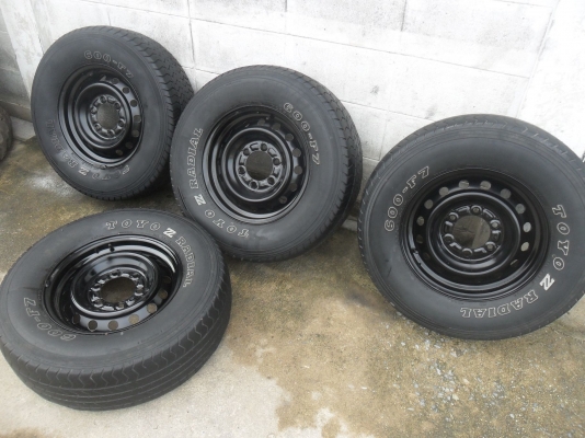 ล้อกะทะ 15นิ้ว 6รู พร้อมยาง 235/70R15 สวยๆ 4 ล้อ ราคา 4800 บาท