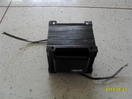 ขายหม้อแปลงไฟฟ้า 220v 5OHz เป็น 110 v 50Hz  ขนาด 5 AMP