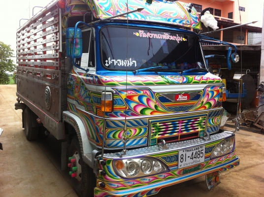 HINO KM310 (กระบะคาร์โก้ไม้มะค่า) เลขตัวรถ KM310 เลขเครื่อง 6BD1 (145 แรงม้า) เครื่องดี คัสซีสวย ช่วงล่าง F ทะเบียนพร้อมโอน