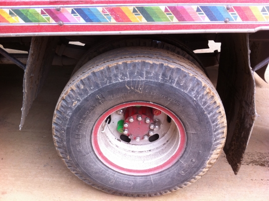 HINO KM310 (กระบะคาร์โก้ไม้มะค่า) เลขตัวรถ KM310 เลขเครื่อง 6BD1 (145 แรงม้า) เครื่องดี คัสซีสวย ช่วงล่าง F ทะเบียนพร้อมโอน