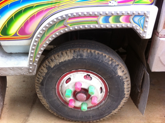 HINO KM310 (กระบะคาร์โก้ไม้มะค่า) เลขตัวรถ KM310 เลขเครื่อง 6BD1 (145 แรงม้า) เครื่องดี คัสซีสวย ช่วงล่าง F ทะเบียนพร้อมโอน