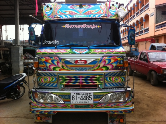 HINO KM310 (กระบะคาร์โก้ไม้มะค่า) เลขตัวรถ KM310 เลขเครื่อง 6BD1 (145 แรงม้า) เครื่องดี คัสซีสวย ช่วงล่าง F ทะเบียนพร้อมโอน