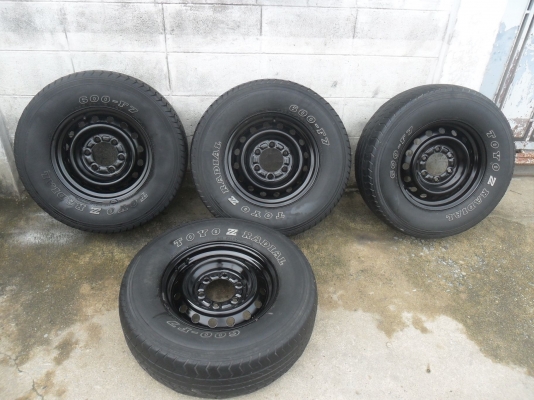 ล้อกะทะ 15นิ้ว 6รู พร้อมยาง 235/70R15 สวยๆ 4 ล้อ ราคา 4800 บาท